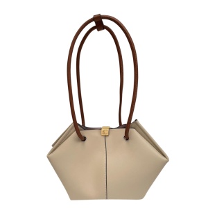 COCCINELLE [110006] премиум класса в бутиках Monte Rosso