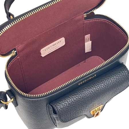 COCCINELLE E5TFK550101 001 премиум класса в бутиках Monte Rosso