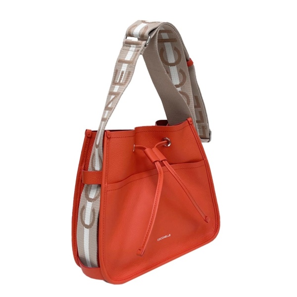 COCCINELLE E1SQ0230201 530 премиум класса в бутиках Monte Rosso