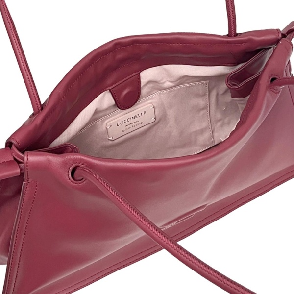 COCCINELLE E1SS5130101 R16 премиум класса в бутиках Monte Rosso