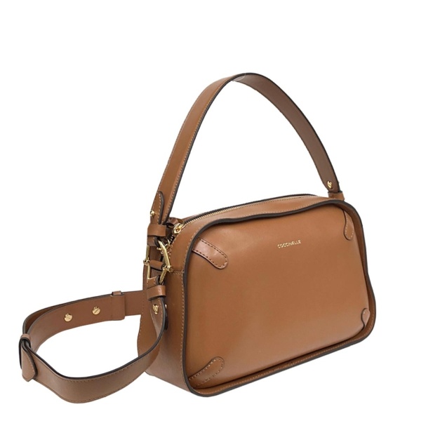 COCCINELLE E1SKB150101 W12 премиум класса в бутиках Monte Rosso