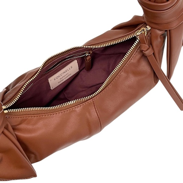 COCCINELLE [110004] премиум класса в бутиках Monte Rosso