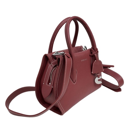 COCCINELLE E1RBF180201 R31 премиум класса в бутиках Monte Rosso