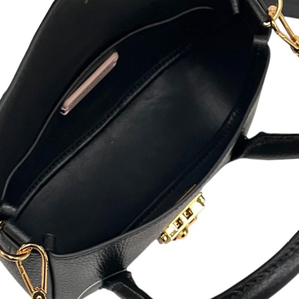 COCCINELLE [109968] премиум класса в бутиках Monte Rosso