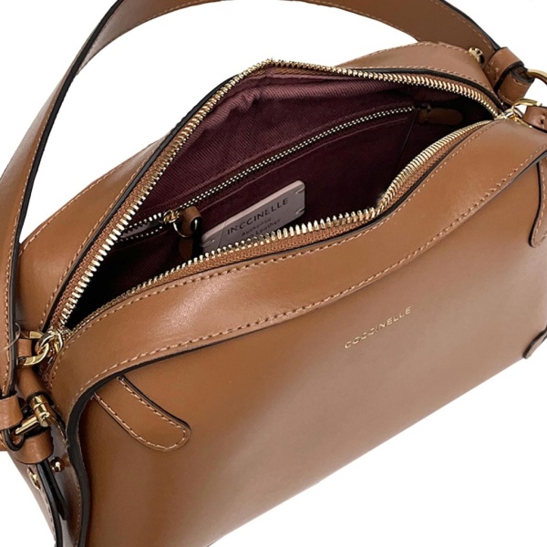 COCCINELLE E1SKB150101 W12 премиум класса в бутиках Monte Rosso